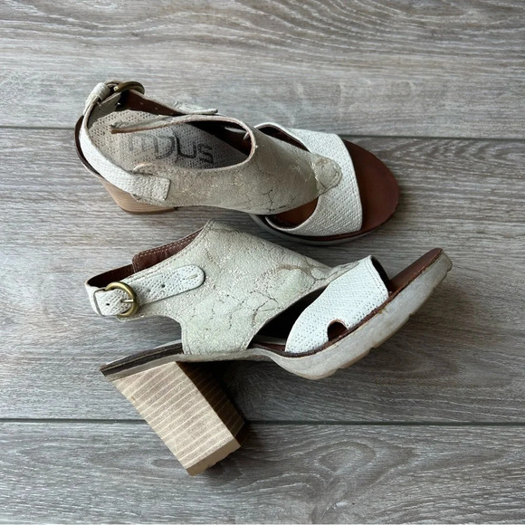 MJUS Metallic Leather Embossed Leather Block Heel Sandals - Picture 1 of 13